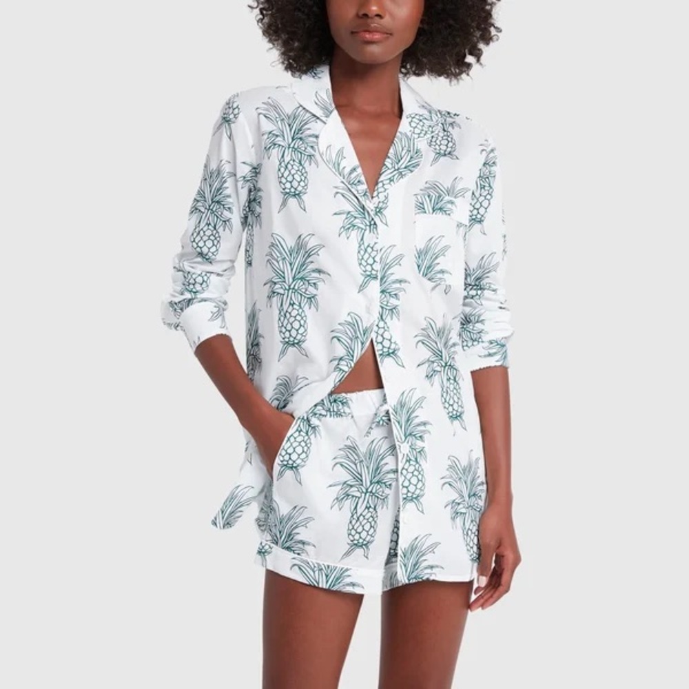 Desmond & Dempsey Pineapple Print Pajama Short and Top Set